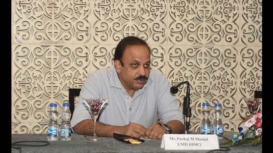 Pankaj Munjal, managing director of Hero Cycles, addressing the media in Ludhiana on Thursday. (Manish/HT)