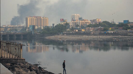 The ₹116-crore bridge is proposed to connect Bandra-Kurla Complex with Sion-Dharavi via Mahim Nature Park, significantly reducing travel time. It will have the capacity to accommodate around 1,000 commuters at any given time. (HT Photo)