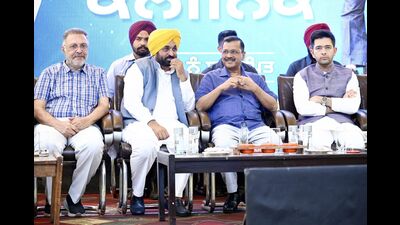 580 clinics have become operational in the state that are providing free and quality healthcare to people: Kejriwal (HT Photo) 580 clinics have become operational in the state that are providing free and quality healthcare to people: Kejriwal (HT Photo)