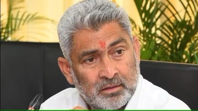 In a video message and a letter to the NCSC, the complainant demanded justice and security, accusing the minister of issuing threats. (HT File Photo)