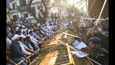 The SOP was submitted in a public interest litigation filed by one Neetu Bajaj, a doctor, and Shivani Sahni, a lawyer, after sarpanches protesting against Haryana government’s e-tendering policy had laid siege to the Chandigarh-Panchkula border on March 1. (HT FIle Photo) The SOP was submitted in a public interest litigation filed by one Neetu Bajaj, a doctor, and Shivani Sahni, a lawyer, after sarpanches protesting against Haryana government’s e-tendering policy had laid siege to the Chandigarh-Panchkula border on March 1. (HT FIle Photo)