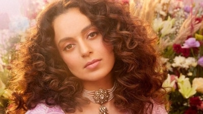 Kangana Ranaut posted new saree pictures on Instagram. Kangana Ranaut posted new saree pictures on Instagram.
