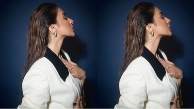 Assisted by hairstylist, Tina Mukharjee, Rakul opted for a chic and edgy backcombed wet hair look, perfectly complementing her stunning outfit and makeup. (Instagram/@rakulpreet)