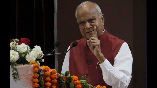 Punjab governor Banwarilal Purohit attending an event in Ludhiana on Friday. (Manish/HT)