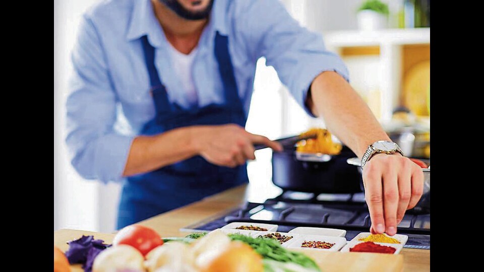 Months of relying on their own kitchen at home during the pandemic has made people more health conscious. Impulse dining out and snacking have been done away with. (Shutterstock)