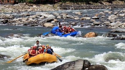Brahmaputra River, Arunachal Pradesh: Brahmaputra River offers one of the most challenging and adventurous river rafting experiences in India. The river flows through some of the most stunning landscapes, providing a once-in-a-lifetime experience. (Representative Image (HT Photo/Aqil Khan)) Brahmaputra River, Arunachal Pradesh: Brahmaputra River offers one of the most challenging and adventurous river rafting experiences in India. The river flows through some of the most stunning landscapes, providing a once-in-a-lifetime experience. (Representative Image (HT Photo/Aqil Khan))