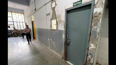 After one-and-a-half years of the court complex explosion in Ludhiana, all public washrooms in the complex are still locked. (HT Photo) After one-and-a-half years of the court complex explosion in Ludhiana, all public washrooms in the complex are still locked. (HT Photo)