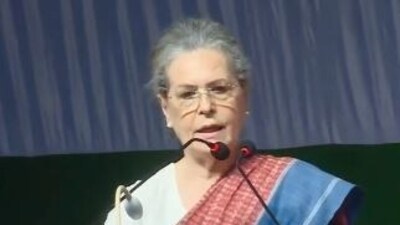 Sonia Gandhi addresses a rally in Karnataka's Hubbali. (Twitter/INC India)