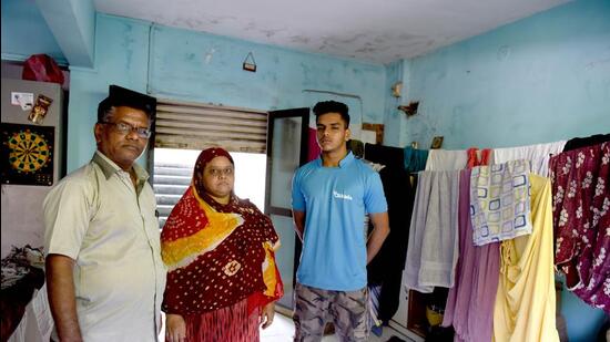 Navi Mumbai, India - May 2, 2023:BEST technician and his family have been staying inside a shop for over four years ( L to R Abubaker sidiq sarbudin , Hasina Bhee, Mohammed Farhaan ) at Nerul in Navi Mumbai, India, on Tuesday, May 2, 2023. (Photo by Bachchan Kumar/ HT PHOTO) (HT PHOTO)