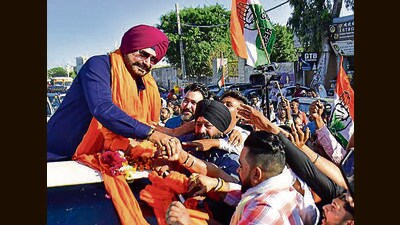 Sidhu said he had challenged CM Mann on several occasions to have an open debate on serious issues related to Punjab but the CM appears to be reluctant. (HT File Photo)