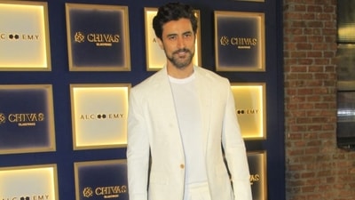 Actor Kunal Kapoor attended the event in a white outfit. 