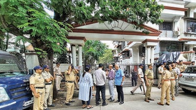 Thane, India - June 25, 2022: Police security beefed up outside the residence of Eknath Shinde after receiving information that his supporters and activists will gather at his residence, in Thane, Mumbai, India, on Saturday, June 25, 2022. (Praful Gangurde/HT Photo) (HT PHOTO) Thane, India - June 25, 2022: Police security beefed up outside the residence of Eknath Shinde after receiving information that his supporters and activists will gather at his residence, in Thane, Mumbai, India, on Saturday, June 25, 2022. (Praful Gangurde/HT Photo) (HT PHOTO)