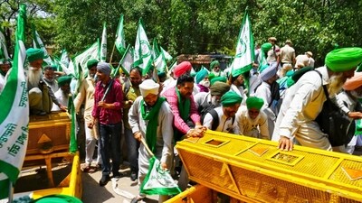 Bharatiya Kisan Union members at Jantar Mantar on Monday. (Vipin Kumar/HT Photo)