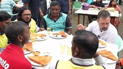 Rahul Gandhi discusses the plight of gig workers, shares masala dosa and coffee Rahul Gandhi discusses the plight of gig workers, shares masala dosa and coffee