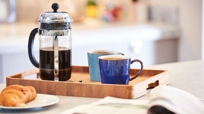 Both tea and coffee are rich sources of antioxidants which help in preventing cell damage. However, it is seen that tea is a better source of antioxidants than coffee.&nbsp; (Unsplash)