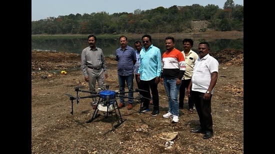 A drone then sprayed pesticides over a 20-acre portion of the lake. (HT PHOTO)