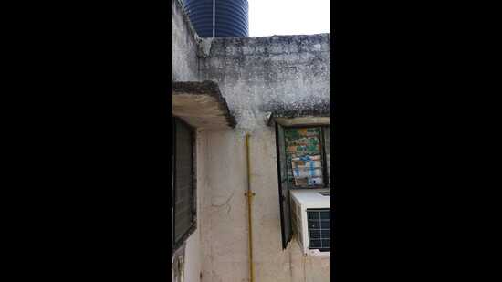 Despite multiple requests, the residents of the building have not seen any maintenance work since its construction. (HT Photo)