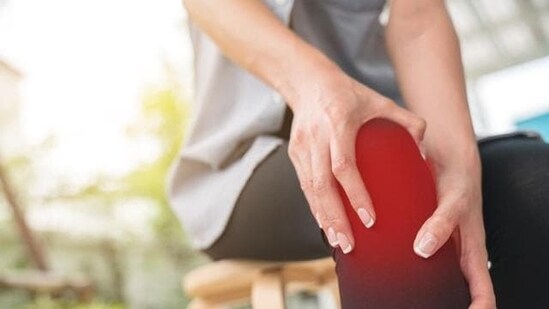 Bone healing time varies depending on the type and severity of the fracture, as well as the age and overall health of the individual. However, here are some tips to help promote faster healing of a bone fracture:(Istock )