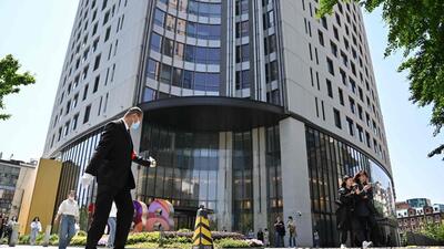 A man walks past the entrance of the building where Canada’s consul general facilities are located in Shanghai, China on Tuesday. (AFP) A man walks past the entrance of the building where Canada’s consul general facilities are located in Shanghai, China on Tuesday. (AFP)