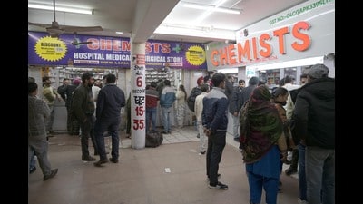 Among the violators are two AMRIT pharmacies at PGIMER, three shops at GMSH, Sector 16, and four at GMCH, Sector 32, Chandigarh, who have been prohibited from selling medicines during the three-day suspension period. (HT File Photo for representation)