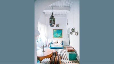 Home decor tips to create a travel-inspired interior design (Photo by Maria Orlova on Unsplash) Home decor tips to create a travel-inspired interior design (Photo by Maria Orlova on Unsplash)