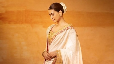Kriti Sanon creates magic in elegant saree for Adipurush trailer launch with Prabhas. (Instagram) Kriti Sanon creates magic in elegant saree for Adipurush trailer launch with Prabhas. (Instagram)