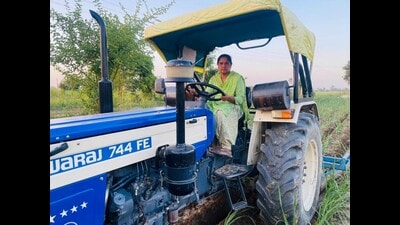 Making ₹1L per acre from cane production, Paramjit Kaur also empowers a women’s self-help group. (HT Photo) Making ₹1L per acre from cane production, Paramjit Kaur also empowers a women’s self-help group. (HT Photo)