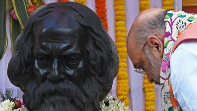 Union home minister Amit Shah paid tributes to Nobel laureate Rabindranath Tagore on his birth anniversary at ‘Jorasanko Thakurbari’, his birthplace in Kolkata, on Tuesday. (AFP) Union home minister Amit Shah paid tributes to Nobel laureate Rabindranath Tagore on his birth anniversary at ‘Jorasanko Thakurbari’, his birthplace in Kolkata, on Tuesday. (AFP)