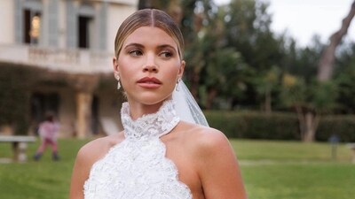 Get Sofia Richie's 'Glamorous Island Glow' with the affordable Physicians Formula Murumuru Butter Bronzer. (Image Credit: People) Get Sofia Richie's 'Glamorous Island Glow' with the affordable Physicians Formula Murumuru Butter Bronzer. (Image Credit: People)