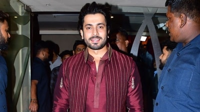Sunny Singh smiled and posed for the paparazzi at the event. Before Mumbai, the Adipurush trailer was screened exclusively for fans in Hyderabad. The trailer was released on Tuesday across 70 countries including Canada, Australia, the US, the UK, Malaysia, New Zealand, Singapore, Russia, and Egypt. Sunny Singh smiled and posed for the paparazzi at the event. Before Mumbai, the Adipurush trailer was screened exclusively for fans in Hyderabad. The trailer was released on Tuesday across 70 countries including Canada, Australia, the US, the UK, Malaysia, New Zealand, Singapore, Russia, and Egypt.