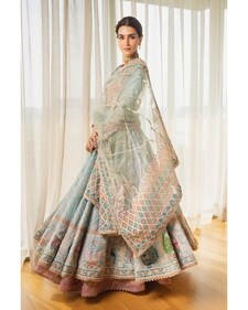 Kriti Sanon shares pictures of her look. Kriti Sanon shares pictures of her look.