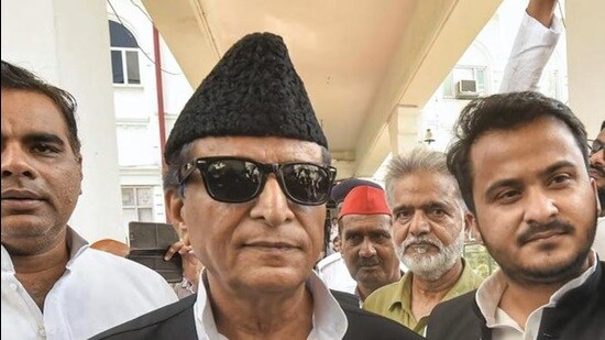 Azam Khan talks tough in Suar; it’s ‘bahu vs beti’ in Chhanbey (HT File photo)