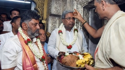 Siddaramaiah and DK Shivakumar at Sri Chamundeshwari Temple in Mysuru. (ANI) Siddaramaiah and DK Shivakumar at Sri Chamundeshwari Temple in Mysuru. (ANI)