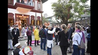 Citizens attend a heritage walk at Lal Mahal. (HT PHOTO) Citizens attend a heritage walk at Lal Mahal. (HT PHOTO)