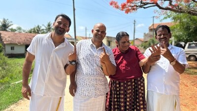 Daali Dhananjaya was joined by his family members as they went to cast their votes. 
