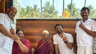 As per new agency ANI, Daali Dhananjaya went to a polling booth in Kalenahalli village of Arsikere. 