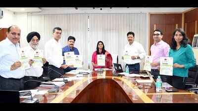 MC commissioner Shena Aggarwal with officials during the launch event in Ludhiana on Wednesday. (HT Photo) MC commissioner Shena Aggarwal with officials during the launch event in Ludhiana on Wednesday. (HT Photo)