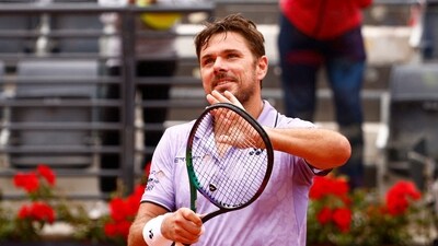 Switzerland's Stanislas Wawrinka celebrates winning his round of 128 match against Belarus' Ilya Ivashka (REUTERS)