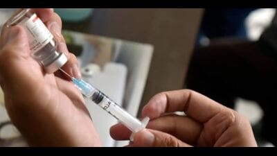 The FDA officials had on April 21 arrested a Delhi resident for allegedly selling spurious drugs to a Panipat resident admitted to a Gurugram hospital. (Representational image) The FDA officials had on April 21 arrested a Delhi resident for allegedly selling spurious drugs to a Panipat resident admitted to a Gurugram hospital. (Representational image)