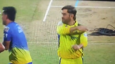 Dhoni mock-hits Deepak Chahar (IPL) Dhoni mock-hits Deepak Chahar (IPL)