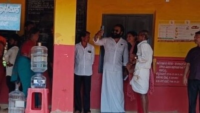 The actor-filmmaker also took to Instagram to share photos of himself after he had cast his vote. He posed with fans in one of the pictures.&nbsp; 