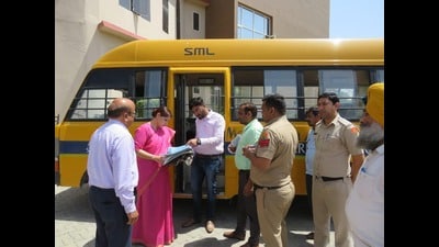 the motor vehicle inspector inspected 60 school buses from April 25 till May 6, and found most of them violating the Safe School Vahan policy. Taking strict note, the regional transport authority, Panchkula, has slapped notices on the schools. (HT File Photo) the motor vehicle inspector inspected 60 school buses from April 25 till May 6, and found most of them violating the Safe School Vahan policy. Taking strict note, the regional transport authority, Panchkula, has slapped notices on the schools. (HT File Photo)