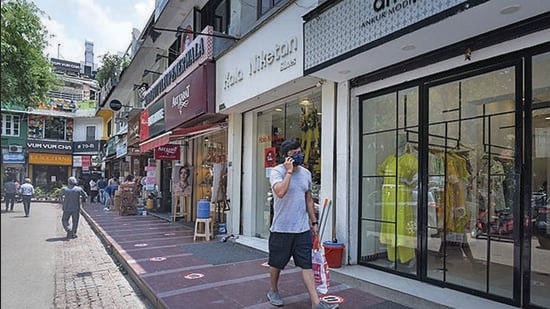 According to the survey, Khan Market commanded rents in the range of ₹1,000 –1,500 per sq ft per month. (Sanchit Khanna/HT Archive)