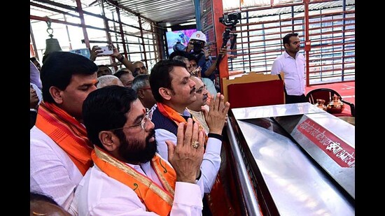 Maharashtra chief minister Eknath Shinde with deputy chief minister Devendra Fadnavis offered prayers at Ram Lalla Temple in Ayodhya on Sunday (Eknath Shinde Twitter/ANI)