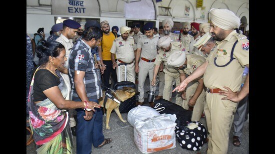 The special DGP said the purpose of conducting the state-wide operation was to boost public confidence and increase the presence of the cops to deter anti-social elements. (HT Photo/ Sameer Sehgal)