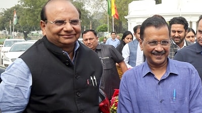 Centre vs Delhi: The Supreme Court on Thursday ruled that day-to-day administration of IAS and joint cadre officers posted in Delhi shall be with the Delhi government. Centre vs Delhi: The Supreme Court on Thursday ruled that day-to-day administration of IAS and joint cadre officers posted in Delhi shall be with the Delhi government.