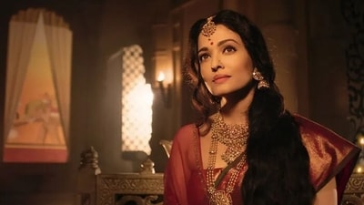 Aishwarya Rai has a double role in Mani Ratnam's sequel. Aishwarya Rai has a double role in Mani Ratnam's sequel.