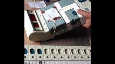 Punjab Congress delegation, which met Punjab CEO, submitted a complaint against half a dozen AAP MLAs . (HT File Photo) Punjab Congress delegation, which met Punjab CEO, submitted a complaint against half a dozen AAP MLAs . (HT File Photo)