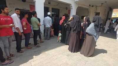 Voters at a polling booth in Meerut on Thursday. (HT) Voters at a polling booth in Meerut on Thursday. (HT)