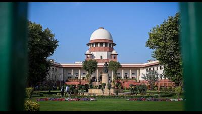 While some officials said that the days ahead are likely to be turbulent for the bureaucracy serving the Delhi government, others said the loyalty of the bureaucracy might shift to the chief minister. (HT Archive) While some officials said that the days ahead are likely to be turbulent for the bureaucracy serving the Delhi government, others said the loyalty of the bureaucracy might shift to the chief minister. (HT Archive)